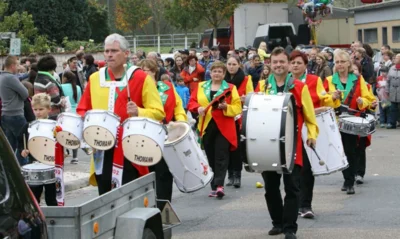 Foto des Albums: Kerbumzug Erfelden Drummler 2013