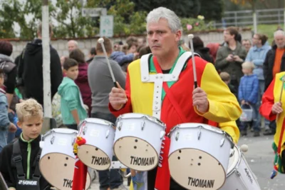 Foto des Albums: Kerbumzug Erfelden Drummler 2013