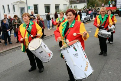 Foto des Albums: Kerbumzug Erfelden Drummler 2013