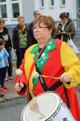 Foto des Albums: Kerbumzug Erfelden Drummler 2013