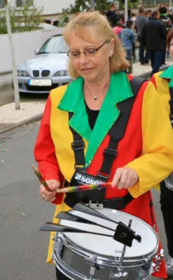 Foto des Albums: Kerbumzug Erfelden Drummler 2013