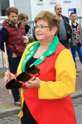 Foto des Albums: Kerbumzug Erfelden Drummler 2013