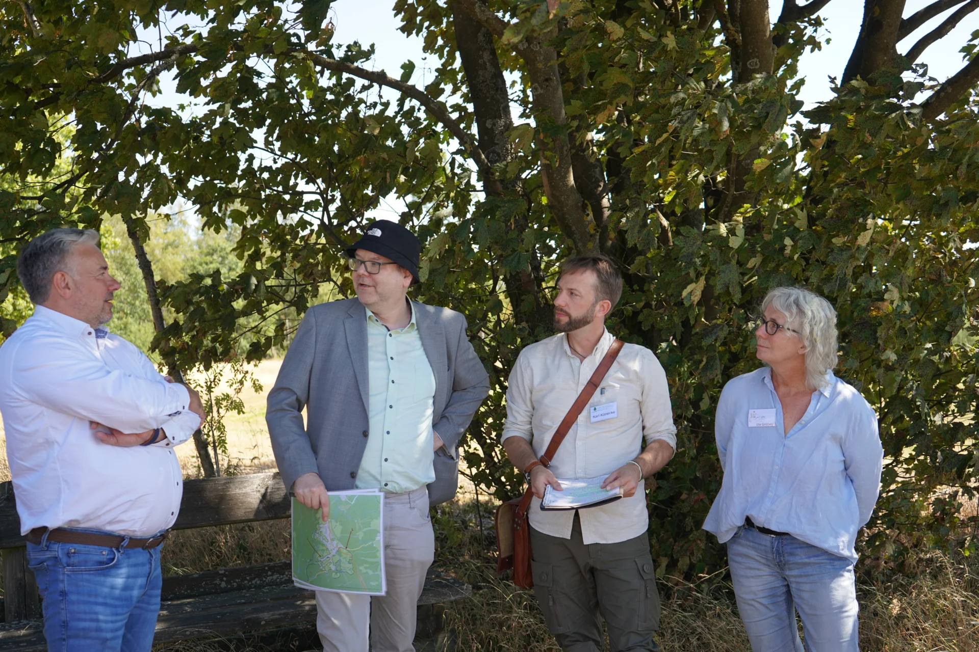 Bild: Frank Dreßler (Erster Kreisrat Landkreis Goslar), Christian Meyer (Umwelminister), Karl Könecke (LPV Goslar), Ute Grothey (LPV Göttingen) (Foto: Landkreis Goslar)