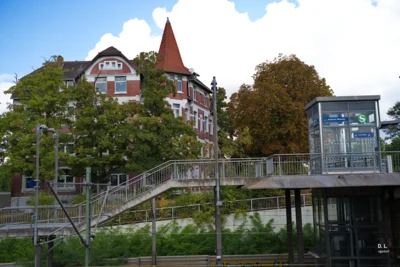 Aufzuf Anderten Misburg - quasi der neue Bahnhof  (Bild vergr&ouml;&szlig;ern)