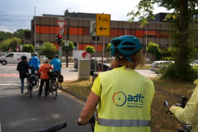 Rot - Frankfurter Allee  (Bild vergr&ouml;&szlig;ern)