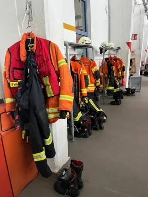 Foto des Albums: 3a und 3b: Besuch bei der Berufsfeuerwehr in Braunschweig