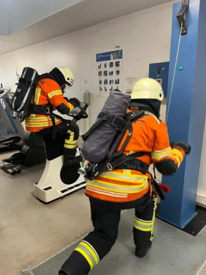Foto des Albums: 3a und 3b: Besuch bei der Berufsfeuerwehr in Braunschweig