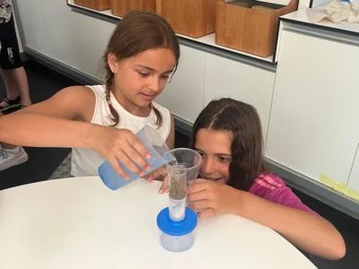 Foto des Albums: 3a und 3b: Trinkwasserprojekt bei der EVI