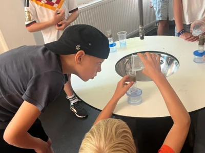 Foto des Albums: 3a und 3b: Trinkwasserprojekt bei der EVI