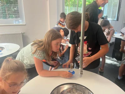 Foto des Albums: 3a und 3b: Trinkwasserprojekt bei der EVI
