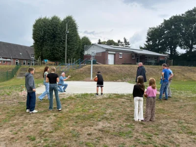 Foto des Albums: Einweihung Basketballkorb
