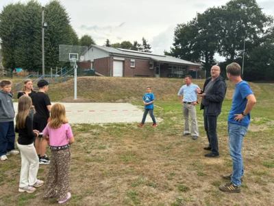 Foto des Albums: Einweihung Basketballkorb