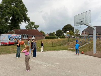 Foto des Albums: Einweihung Basketballkorb