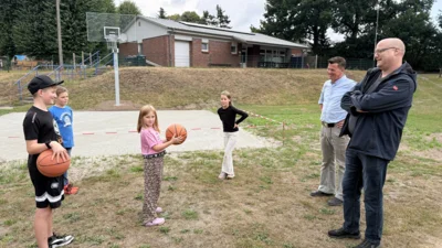 Foto des Albums: Einweihung Basketballkorb