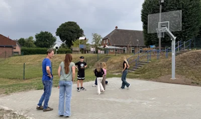 Foto des Albums: Einweihung Basketballkorb