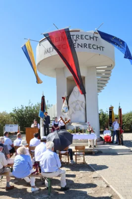 Foto des Albums: Südmährertreffen beim Heimatdenkmal Unterretzbach