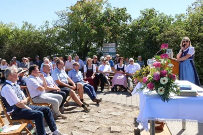 Foto des Albums: Südmährertreffen beim Heimatdenkmal Unterretzbach
