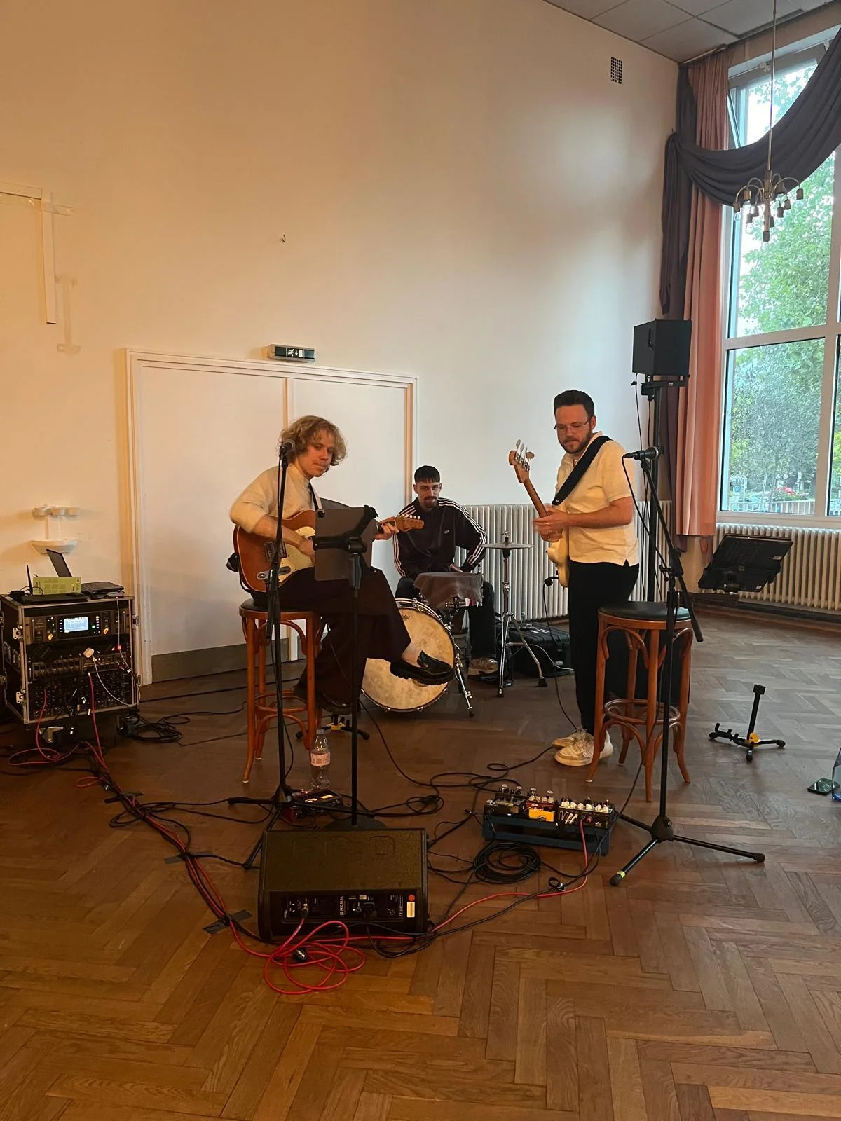 Bild: Musikalische Begleitung mit Ole Schaup & Friends