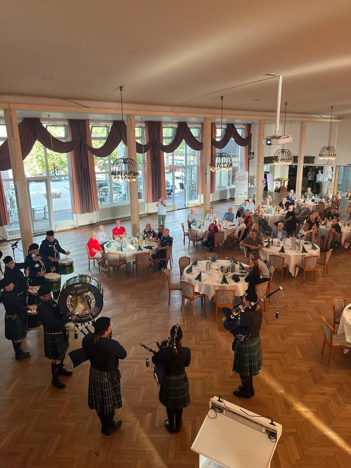 Bild: Überraschungsgast: The Owl Town Pipe & Drum Band