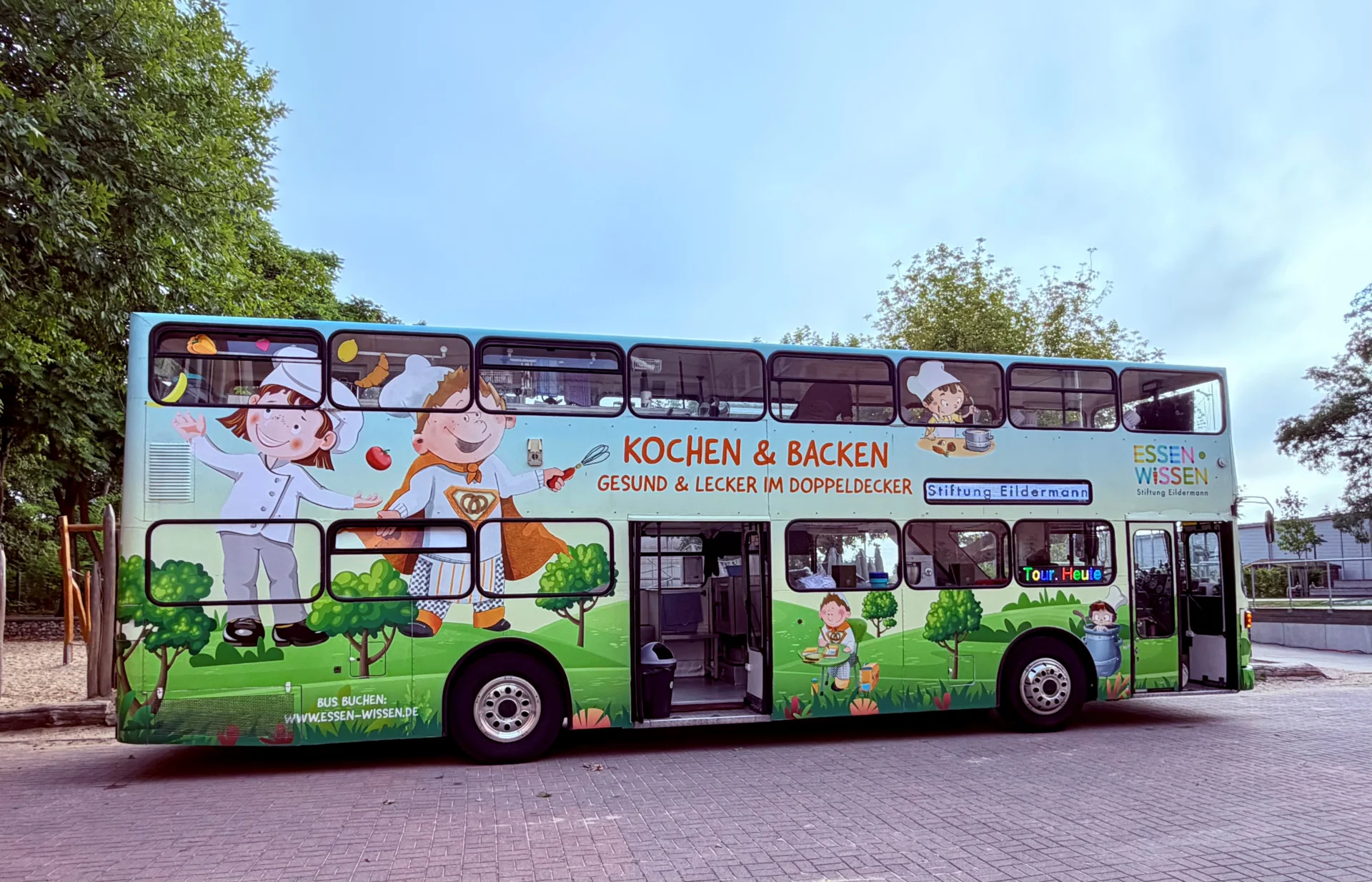 Bild: Der Kochbus der ESSEN WISSEN Eildermann Stiftung