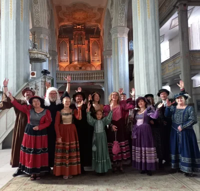 Foto des Albums: Das Kurfürstenpaar & Gefolge besucht zum Margarethenfest die Stadtkirche während der 