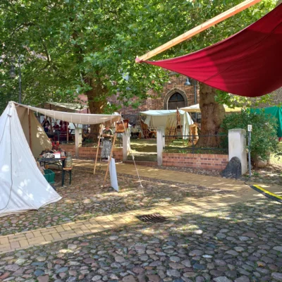Foto des Albums: Das Kurfürstenpaar & Gefolge besucht zum Margarethenfest die Stadtkirche während der 