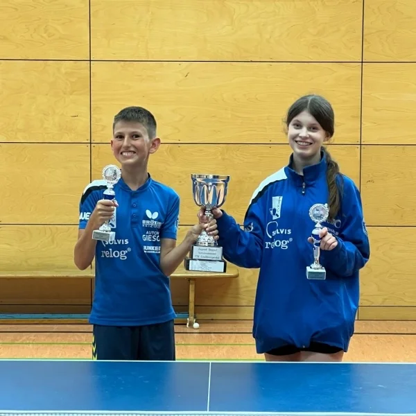 Bild: Danilo und Ella gewinnen im Doppel