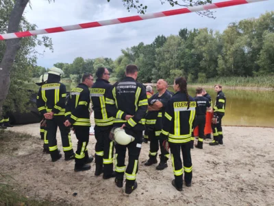 Foto des Albums: Freiwillige Feuerwehr Falkensee übt den Ernstfall am See