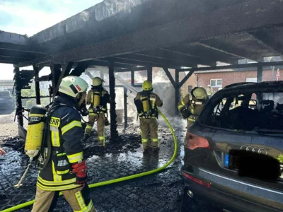 Foto des Albums: 03.06.2023 Feuer 2 - Gartenweg Velpke - Brennt Carport