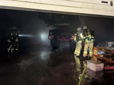 Foto des Albums: 10.12.2023 Feuer 3 - Rotdornstr. Kl.Twülpstedt - Brennt vermutlich Maschinenhalle