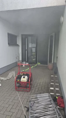 Foto des Albums: 01.08.2025 B_2 _Y- Windmühlenberg, Velpke - Küchenbrand, Personen im Gebäude