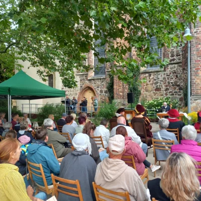 Foto des Albums: Ökumenischer Festgottesdienst zum Margarethenfest auf dem Kirchplatz