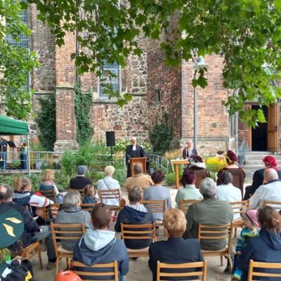 Foto des Albums: Ökumenischer Festgottesdienst zum Margarethenfest auf dem Kirchplatz