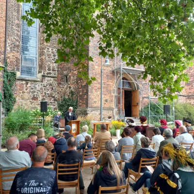 Foto des Albums: Ökumenischer Festgottesdienst zum Margarethenfest auf dem Kirchplatz