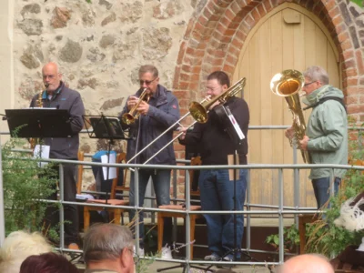 Foto des Albums: Ökumenischer Festgottesdienst zum Margarethenfest auf dem Kirchplatz