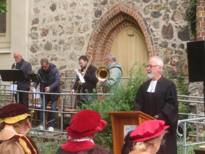 Foto des Albums: Ökumenischer Festgottesdienst zum Margarethenfest auf dem Kirchplatz