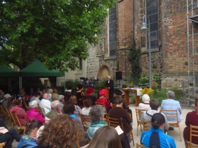 Foto des Albums: Ökumenischer Festgottesdienst zum Margarethenfest auf dem Kirchplatz
