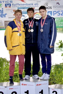 Vorschaubild: Sieger über 5000m Freistil (Cyrill Maurer, Jannes Schmidt, Melvin Jonas v l n r)
