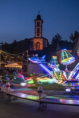 Pressluftflieger bei Nacht  (Bild vergr&ouml;&szlig;ern)