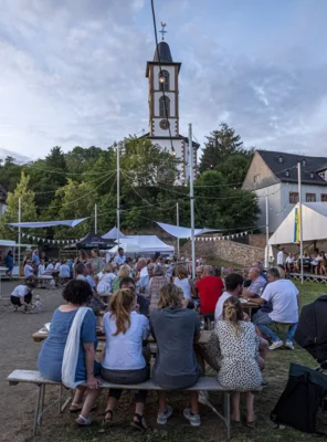 Kerweplatz  (Bild vergr&ouml;&szlig;ern)