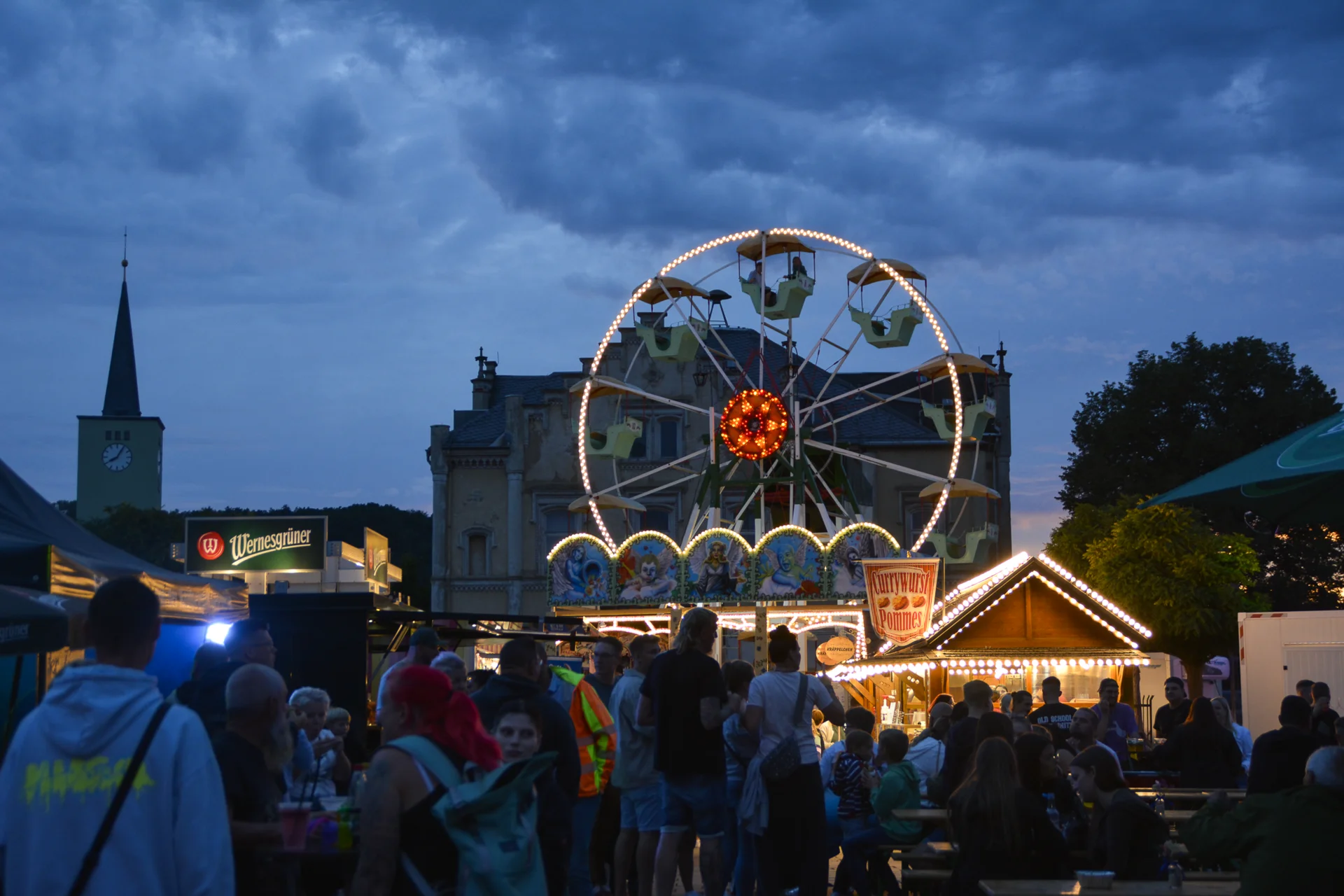 Bild: Freitagabend auf dem Stadtfest