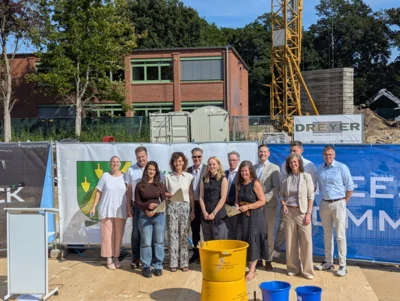 Foto des Albums: Grundsteinlegung des neuen Schulgebäudes