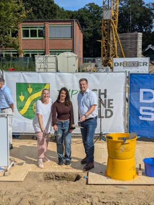 Foto des Albums: Grundsteinlegung des neuen Schulgebäudes