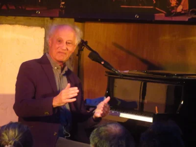 Foto des Albums: Paul Millns (UK) verzaubert den Pfarrhof mit seinem Programm 