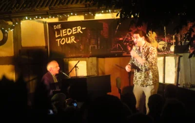 Foto des Albums: Paul Millns (UK) verzaubert den Pfarrhof mit seinem Programm 