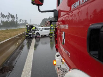 Foto des Albums: VU mit PKW nach Regen auf der A9 am 28.08.26