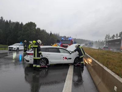 Foto des Albums: VU mit PKW nach Regen auf der A9 am 28.08.26