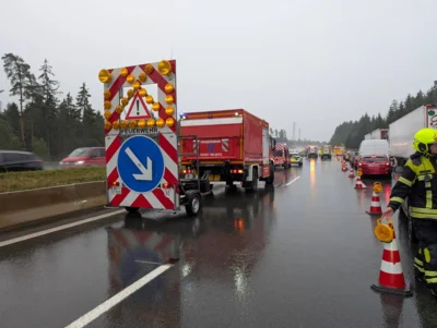Foto des Albums: VU mit PKW nach Regen auf der A9 am 28.08.26
