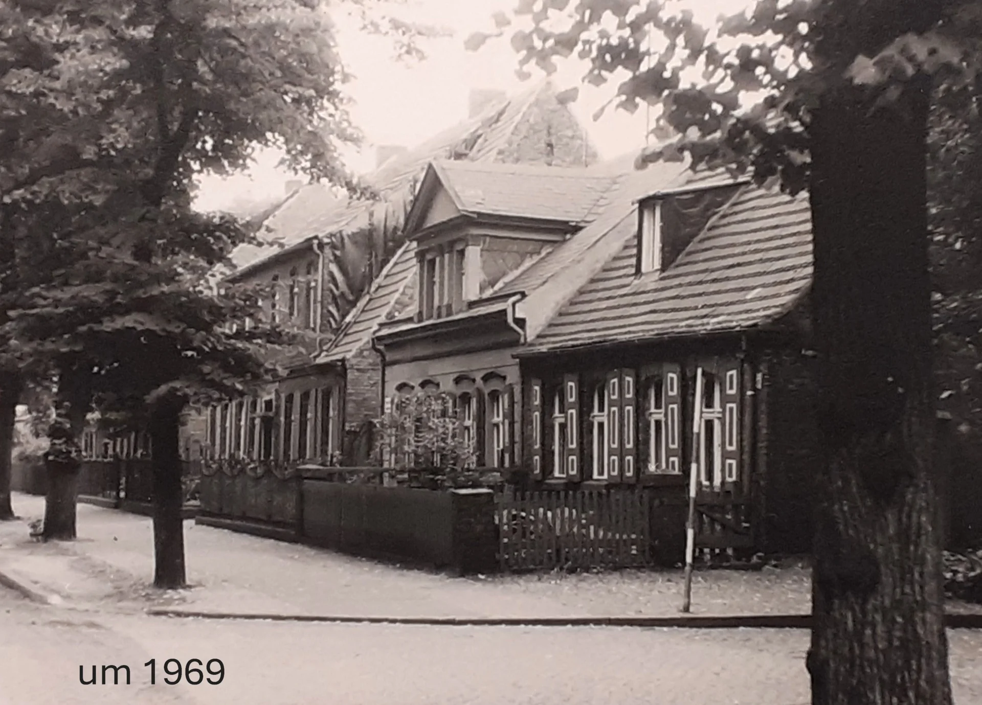 Bild: Bild 3 Bürgerstraße 33-35 um 1969