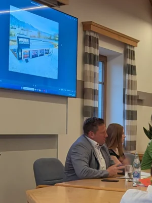 B&uuml;rgermeister Andreas Eckl informierte in der Gemeinderatssitzung &uuml;ber den derzeitigen Planungsstand.  (Bild vergr&ouml;&szlig;ern)